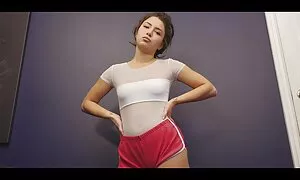 Một tình yêu điếm nga, bắt đầu phơi bày thân những nơi thân mật ở phía trước đó, con trai, người ngay lập tức nhận ra rằng bạn gái của mình cần một dương vật. Ném đi tất cả những lo ngại quần áo, những kẻ lăng nhăng tiếp cận với đôi dương vật đã lớn lên, mà ăn cắp mà không chậm trễ say đắm túm môi, cung cấp cho các cặp vợ chồng với một thực sự ngây ngất của sâu thực hiện các thổi kèn. Có hoàn thành miệng, các chân dài rơi trên giường với cô ấy chân lan, yêu cầu bạn trai của cô để siêng năng sễx nhât nơi cô hai lỗ.