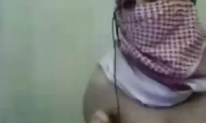 Một trẻ trụy đi xuống các đường phố, demonstratively vẫy ngon mông. Sớm, các người đẹp nhận được một tin nhắn từ bạn trai của cô, ai mời cô ấy đến thăm anh ta. Vẻ đẹp biết làm thế nào cô lớn, cơ quan sinh dục được, và không có mất tích cơ hội để có một thời gian, cô chạy để bạn trai của cô. Tại hội nghị, các chàng trai, đẩy con khốn khó để ghế, sau đó ông kéo ra sự cương cứng và đẩy nó sâu vào cổ xxx nhât ban họng của cô gái. Từ đó bằng tay, các cô gái phát buồn nôn mà làm dữ dội nam di chuyển ra từ miệng buzz và sử dụng của mình hậu môn.