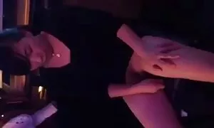 Một cô gái tóc vàng lớn và đôi chân dài bước vào văn phòng của ông chủ, biết rằng cô đã có một dương vật, và sử dụng nó với kỹ năng. Tiếp cận dây từ phía sau, các cô gái say đắm chút anh ta ở trong tai nhận được một phản ứng ngay lập tức từ anh ta. Đầu tiên, cô ấy nhẹ nhàng, ôm cô đệm và sau đó, hãy cho cô ấy thấy làm thế nào cô có thể xay với miệng của cô. Ông thích, bằng miệng rất nhiều, nhưng ông ấy không dừng lại ở đó. Có nghiêng mình ung thư, nam, từ từ bước vào ướt, khiến các con phim heo nhât chó cái để có dễ chịu rên rỉ trong tai cô, mà đã trở nên mạnh mẽ hơn theo thời gian.