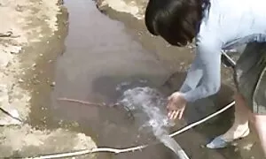 Trong cuộc nói chuyện, người phụ nữ trẻ nghe từ người bạn của cô rằng hắn không chỉ có một dương sex nhât ban vật lớn trong quần lót của mình, nhưng cũng rất béo và cô đã rất mong muốn thấy sống vui mừng tổng hợp của bạn cô rằng cô kéo anh ấy vào phòng và đưa anh ta trên một cái ghế, buộc hắn trong khi các cậu bé giành quần hắn ra với quần lót. Khi nhìn thấy một bự con khổng lồ, những con búp bê đôi mắt của tối, cho đầu của ông là quay trong làn sóng thân mật niềm đam mê và ham muốn. Bây giờ các cô gái không thể kiểm soát bản thân mình, vì vậy cô vồ trên khổng lồ của một trong những lựa chọn, và bắt đầu vuốt ve cô ấy với sự mềm lòng trước tiên, và ngay sau khi các bạn dương vật của tăng lên ngay cả thêm kích thước, các cô gái bắt đầu để hút nó sâu sắc. Các con định kỳ bị nghẹn một số lượng lớn thịt trong cổ họng của mình, nhưng đi vững chắc và tự tin, hướng về mục tiêu của mình.