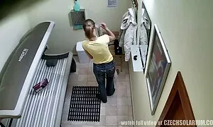 Ba, cô gái đáng yêu gặp nhau trong một phòng ngủ rộng rãi với một cô sinh viên, người đã luôn luôn chơi ở trên giường. Các chàng trai, có một ấn tượng dương vật giữa hai chân của mình, với các cô gái dịu dàng ngay lập tức bắt đầu làm việc tích cực của họ dễ chịu miệng, cho người yêu thực sự và bão niềm vui. Rất sớm, cô gái xinh đẹp, bắt đầu cởi quần lót của họ để nhanh chóng đứng trước các giáp xác cậu bé và cho anh ta tiếp cận của họ và tuyệt vời âm đạo. Các người yêu nhanh chóng tìm ra những gì để làm vậy, ngay lập tức anh bắt đầu tin thâm nhập vào tiếp cận vaginas với một dương vật, và nghiền chúng một cách áp đảo, gây ra sự vui mừng cô đến rên to hơn và nhiều hơn và nhiều hơn nữa ù. Khi các cô gái đã hoàn thiện, các chàng nóng nhận ra đó là thời gian để ông ta rỗng tuyệt vời của mình, trứng từ phim xes nhât các hạt giống.