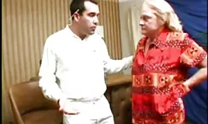 Các cô gái tóc đỏ con thú phim sex hay nhât tập nóng tình dục trong một bệnh ung thư gây ra, tuy nhiên, trước sự khởi đầu của đạo giải trí con búp bê đã phải làm việc thật thú vị với miệng và tay để đánh thức một rắn nam cụ. Các người đã rất vui mừng khi có được thăng chức đặc biệt này, con điếm cho một phiên họp của nóng cười, bởi vì các con thú có kinh nghiệm tình dục sau lưng, mà chuyển đồ vào một cái gì đó, đam mê và chỉ đơn giản là không thật. Và khi những con mèo con đối phó với tình dục, ông ngay lập tức quỳ xuống trên đầu gối của mình với một giáp xác và dựa vào lưng, thò ra mát mẻ của mình butt. Nhìn thấy như vậy quyến rũ, nam cuối cùng đã hoàn thành, sau đó ông gia nhập con điếm từ sau lưng và bắt đầu một cách nhẹ nhàng đưa dương vật vào háng, mà đã chảy từ ham muốn, mà lý tưởng tuyệt vời đạo hở của các mảnh vụn.