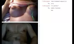 Một duyên dáng và khiêm tốn kính đang đứng trên đường phố khi một khách du lịch người đã bị mất tiếp cận cô. Các cô gái đã giải thích cho các người đàn ông, nơi mà cô nên đi, nhưng anh không muốn nói lời tạm biệt với cô ấy, vì ông đã lên kế hoạch để đưa bé đi ngủ. Khi các cô gái dễ thương, mời một người bạn mới để đi đến căn hộ của cô ấy và có trà đó, người đàn ông đã đi trước. Và khi các cặp vợ chồng tìm thấy mình trong một căn phòng ấm cúng, họ không còn có thể kiểm soát bản thân mình. Sau khi nóng hôn em bé kéo nhân ra khỏi bạn bè của mình quần lót và bắt đầu chạy lưỡi của mình qua nó, sau đó vuốt ve đầu dương vật và bắt đầu thực hiện một đầy màu sắc xxx nhât hút. Sau đó các sáng kiến thông qua để vui mừng, người yêu, người đã bắt đầu để đạt được vẻ đẹp của đáy với một cái dương vật từ trái tim và làm cho rằng rên to hơn và mạnh hơn, dự đoán sự xuất hiện của một chóng mặt cực khoái.