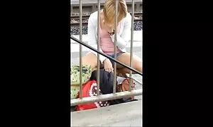 Một phụ nữ xinh đẹp, có vẻ như cô ấy quyến rũ ăn. Áo choàng nhấn mạnh vẻ đẹp của một đẹp tinh. Tuy nhiên, các cô gái sẽ không che giấu sự giàu có của mình cho một thời gian dài, và nâng cao hem, cho thấy cô mông đẹp. Tất nhiên, tay thực hiện bởi một cô gái tóc vàng là một nghệ thuật thực sự có cảm giác một quý ông đúng nghĩa là từ một nửa vòng. Thân của mình nhô ra từ quần của mình, gợi ý rằng đó là thời gian cho đẹp để có hành động. Sau đó, trên giường gái với niềm vui và phim sex mơi nhât bắt đầu mút điên cuồng. Đây chỉ là một ngon, núm vú, không ngần ngại để nuốt con với đầy đủ. Đương nhiên, một gợi cảm hút kích thích không chỉ có các quý ông, nhưng cũng có người con gái mình, ai nhanh tay quay xung quanh và thấy nhiều cô gái để sự tấn công của một dương vật mạnh mẽ. Đó là vị trí này mà anh thích nhất, mặc dù những người khác cũng đang để ý thích của mình.