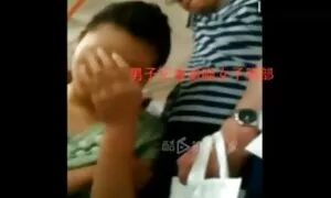 Nước thủ tục là một người rất hữu ích, và cần kinh doanh. Đó là lý do tại sao các cậu bé, ngay sau khi anh ấy đi làm về, đi tắm. Chỉ có một vấn đề nhỏ đã xảy ra: vợ đáng yêu của chị là đã có. Khỏa thân, con này trông tuyệt vời và bên cạnh đó, cô ấy không quan tâm có vui vẻ với chị là vui mừng chồng. Đây là không thể buộc tội hắn: các cô gái tóc vàng phim sec nhât ban là quá nóng với tất cả cơ thể của mình và gợi cảm của cô to mà các chàng nghĩa là cổ cô ta và ép có thể ở khắp mọi nơi. Nhưng trong những thứ như vậy người ta phải cẩn thận hơn, bởi vì những rên rỉ và thở dài thu hút sự chú ý của người vợ, những người chỉ đơn giản là quyết định xem chồng lừa dối cô ấy. Từng chút một, các cặp vợ chồng đến tình dục, tình dục. Tất cả điều này là vì vậy, và bạo lực đẹp rằng vợ đã không bắt đầu một scandal, nhưng thủ dâm ngọt ngào.