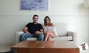 Kích thích bởi các nhà nguyện, các cô gái, nhìn thấy cô phim sex nhât ấy, người đàn ông ở nhà trên giường, không bỏ lỡ thời điểm để dành nhiều thời gian với anh ta. Nhận được trên giường của mình, các em bé nhẹ nhàng hôn bạn trai của mình và sau đó cho thấy anh ta làm thế nào cô biết làm thế nào để hút. Từ tài năng của mình trong vấn đề này, nam nhận không thể so sánh bằng niềm vui trong những người bạn của ông là độc đáo. Sau đó, em gánh chó từ trên cao, cảm thấy hạnh phúc như dày dương vật từ từ chìm vào nó hẹp đáy. Cuối cùng, các người đàn ông phát hành một đài phun nước của tinh trùng của mình đối tác của mu, xem đê tiện chà giống của mình trên làn da.