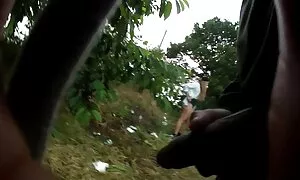 Các cô gái đã luôn luôn muốn làm phim xet nhât ban gì đó, vì vậy cô đã lấy một máy quay video vào phòng tắm. Vẻ đẹp cài đặt nó, lấy quần lót của cô và bắt đầu thủ dâm cô, lông. Bạn có thể thấy rằng cô gái này khá thường và những nỗ lực của mình nhanh chóng trả hết. Bám ngón tay trong âm đạo vẻ đẹp làm việc họ rất mạnh mẽ rằng nó sẽ sớm kết thúc.