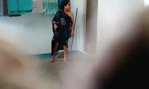 Ba cô gái đang mệt mỏi, những bài học và trường học, xex nhât vì vậy họ cố gắng suy nghĩ của một số loại giải trí. Tại sao họ không thưởng thức trong giường? Phụ nữ đẹp không quan tâm khi một người bạn của họ bắt đầu chạm vào đẹp của họ tàn. Nói chung, một chút thời gian nữa, và tất cả những đồ chơi yêu thích của các nhóm tìm thấy ứng dụng của họ. Cô và con lừa có hoàn toàn hài lòng.