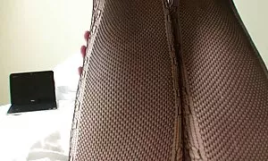 Các chân dài cô gái đã tham gia ba kẻ đam mê về chơi roulette. Các người đẹp ngay lập tức được quan tâm đầy đủ các sẵn sàng để đầu hàng tại bảng trò chơi. Người nga không giả vờ để được kén chọn, và khi các cô gái đã lấy ra tất cả các quần áo của họ, họ vui vẻ kéo ớt trong số họ trang phim sex hay nhât ấn tượng cỡ quần. Để bắt đầu, bê cái dùng để miệng niềm vui tính ban nhạc để trứng. Có kết thúc tuyệt vời, dạo đầu, những con điếm tóc vàng cúi đầu với ung thư và hỏi người yêu của mình để xâm nhập diễn càng sớm càng tốt.