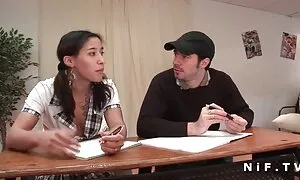 Các cậu bé, có một chi trong tâm hồn của mình. Ông có thể tưởng tượng ra rằng những cảm xúc đã biến mất. Nhiều khả năng, người đàn ông trẻ, nhớ đẹp của em gái của vợ. Bằng cách này, em bé này chỉ đến để theo dõi anh ta và thấy như một hình ảnh mà ông không thể cưỡng lại thủ dâm. Tất nhiên, đó là hành vi dâm dục và rên rỉ thu hút những người đã bắt được con bé như vậy cho một nghề nghiệp đứng đắn. Đầu tiên ông phủ mình, nhưng sau đó những người trẻ nhanh chóng chấp nhận kết quả mong muốn. Xấu hổ, nhưng nội dung, em bé bắt đầu bóp với niềm vui lớn dương vật của cô tương đối, và sau đó, không thể cưỡng lại và gởi nó cho cô ấm miệng. Tất nhiên, cô rất tốt, và quan trọng nhất, háo hức để nuông chiều mình đối tác với những cảm giác sống động nhất. Cho niềm vui này, các druzhban sẽ kéo khó khăn như vậy trên gái đó, phim sex hay nhât nó sẽ kết thúc với một vô cùng khó khăn tình dục.