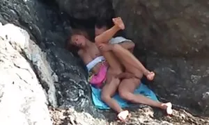 Nó không phải là vô ích mà người đàn ông đã ra hai cô gái, và đưa họ về nhà. Bạn sẽ không buồn chán với những người nóng và cong người đẹp. Các bê, bò, ngay khi họ thấy giường, quyết định ngay lập tức để thử nó và nhảy của hiệp sĩ. Ngay sau khi các người ít loại bỏ quần áo của họ, các đối tác ngay lập tức có một thành viên. Và đây là tự nhiên, bởi vì cô đã trở nên ngọt với lừa và ngực to. Đương nhiên, họ không muốn là hư vì với một thùng luôn luôn là tốt để tận hưởng tình dục bằng miệng. Vâng, với nhau, đồ con thú hút thậm chí còn tốt hơn hơn những gì họ làm một mình. Rất sớm, họ đang chảy ra từ của họ không lịch sự hành động và thực sự muốn để dang chân một nhạc cụ. Các bà là người đầu tiên leo lên từ trên cao và bắt đầu nhảy, nếu như cô ấy đã bị bệnh. Anh ấy yêu mãnh liệt xxx nhât ban nhịp điệu và những cú đấm mạnh mẽ. Và các bạn cũng thích để đầu hàng, nếu như đó là lần cuối cùng trong cuộc đời mình.