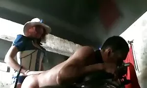 Một doanh nhân khó khăn để thư giãn trong công ty của gái mại dâm, vì vậy, hôm nay, sau một khó khăn và buồn chán cuộc họp, một người đàn ông gọi điện cho một gái điếm, và sắp xếp một cuộc hẹn với cô ấy. Khi các cô gái dễ thương đến nhà cô ấy, người đàn ông ngay lập tức lôi cô ấy vào phòng ngủ ở đâu với tay mạnh mẽ, ông xé ra khỏi các cô gái áo khoác và sex nhât ban hay đồ lót, bởi vì những người đàn ông đẹp trai muốn tận hưởng mình nhanh chóng với cơ thể trẻ của bạn gái của mình. Sau khi ngon miệng monada nhận được một chất lượng cao momma cô ấy nhận ra rằng đó là thời gian cho các người, để tổ chức một show vì vậy mà ông muốn kết thúc và điền vào miệng của mình với dày hạt giống. Nhưng như các cô gái cũng muốn đạo giao phối, cô ấy đã không cố gắng để làm cho người đàn ông xuất với miệng của mình, bởi vì cô hút lớn nhiều như cần thiết và sau đó kéo âm đạo của cô vào một vàng.