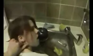 Một gây cháy, vú và một cái mông chuyên gia tình dục, vì vẻ đẹp không tay, vì vậy cô ấy cho khách hàng của cô nhấn cổ họng của họ chăm chỉ và cho một thời gian dài với một vui mừng, thanh mà không gặp bất kỳ khó chịu. Ngay sau khi các mỏng trụy quỳ xuống trước khi các khách hàng mới, cô ấy đã lấy hết của mình, quần lót, nắm lấy sự đàn hồi nam mông với bàn tay của cô và bắt đầu hôn cái đầu của người lớn. Dương vật của đàn ông rất sớm ký hợp đồng trong chuẩn bị để chiến đấu, vậy vẻ đẹp nháy mắt với đối tác của mình và bắt đầu một cách bình tĩnh đi con của mình trong cổ họng của mình đến phía dưới, mà ngạc nhiên và rất ấn tượng kinh nghiệm người đàn ông đẹp trai. Tôi không mong ses nhât được nhận mạnh như vậy miệng buzz, do đó, anh bắt đầu bắn nước dày rất sớm.