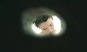 Một người phụ nữ trẻ, nhìn thấy bạn trai của cô, chỉ một máy quay video tại của mình, bắt đầu gây ra cho ông ấy, trong thời gian đó, cô đã không nhận ra thế nào kích thích cô ấy. Vẻ đẹp không dừng lại tại cuộc biểu tình của một ngon miệng, và khi phim xex nhât ban cô cởi áo dài trước mặt anh ta, cô ngay lập tức thức giấc ngủ của dương vật của các đồng nghiệp phù thủy. Cô màn dạo đầu, không kết thúc ở đó, vì sau đó, các em dạng chân và ở phía trước của bạn trai của cô ánh mắt của bắt đầu thủ dâm. Sớm nam không còn có thể kiềm chế bản thân, và khi cậu tiếp cận người đàn ông hạnh phúc đẩy dương vật của mình vào miệng của mình trên mặt cô nhận được dễ chịu cảm giác của một người chuyên nghiệp, thổi kèn. Có hoàn thành công việc với miệng, các cô gái gánh đậu ở đầu, cho anh ta truy cập vào cả hai.