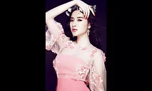 Một cô gái khác muốn thể hiện kỹ năng của mình cho chú rể. Tất nhiên, họ đã không kết hôn từ ngày đầu tiên, nhưng tuần trăng mật tiếp tục và em bé đang rất háo hức được khác nhau. Bây giờ anh đóng vai một cô con mèo là ai quá nóng và muốn nhanh chóng làm giảm sự phấn khích. Và vì vậy, vẻ đẹp chà phim sex hay nhât mu chống lại các trẻ vợ chồng dương vật và hấp dẫn nơi chân của mình, mời anh vào làm cách dùng miệng. Và vì thế, các cô bé càng trở nên thân yêu: cô bắt đầu quá trình dương vật với cô ấy. Điều này là không thể thiếu hôn cho vui vẻ trên một chiếc giường rộng.