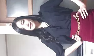 Cô ấy là một cô gái tốt, và cô ấy biết những gì cô ấy có giá trị. Cô ấy không phải là một vấn đề đơn giản-nghe nhạc miễn phí, nhưng khá kén chọn người trong tình dục. Ít nhất ngày hôm nay, cô quyết định để kiếm tiền với cơ thể của mình và là đã lấy ra tất cả các quần áo của cô. Đặc biệt là không khiêu dâm, nhưng cơ thể đẹp, và làm những gì các khách hàng muốn. Cô hỏi để cho thấy mình: cô ấy nằm trên giường, quay chiến lợi phẩm. Nói chung, các khách hàng sẽ có một cái gì đó để phim với một máy quay video. Ông đưa các cô gái, trước mặt anh ta phim sex nhât bản không che và lấy ra một dương vật, cho các cô gái thể hiện như thế nào, cô biết làm thế nào để hút. Ông đã làm tốt, và đó là lý do tại sao các chàng trai bé xung quanh và đưa dương vật của mình, nhưng anh ấy với đầy đủ.