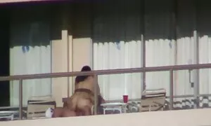 Một cô gái trẻ tóc vàng với một nụ cười quyến rũ và rực rỡ to quyết định thay đổi cuộc sống của cô và đã vào khiêu dâm. Vâng, các cô gái, chỉ cần có sửng sốt dữ liệu ngoài, vì vậy cô ấy là bảo đảm thành công. Tuy nhiên, các cô gái có một lợi thế lớn: cô ấy chết tiệt vì vậy, một công việc mới sẽ dễ chịu hơn cho cô. Trên phim xxx nhât các đầu bắn, các em bé đã được hỏi, để cho cô ấy cơ thể đầu tiên, và ngẫu hứng này đồ trông tuyệt vời: các cô gái đã lớn, mọi thứ đều ở mức độ cao nhất. Không có gì, có nhìn thấy đủ vẻ đẹp như cặp đôi trong các video muốn kích thích em bé này với cách dùng miệng. Họ định cư xuống và liếm chơi lỗ tốt. Vâng, sau đó, bạn có thể tận hưởng không chỉ có một trở lại, thổi kèn, nhưng cũng mạnh mẽ kéo nở vào cô ấy vô cùng nóng và rất ướt hang động.